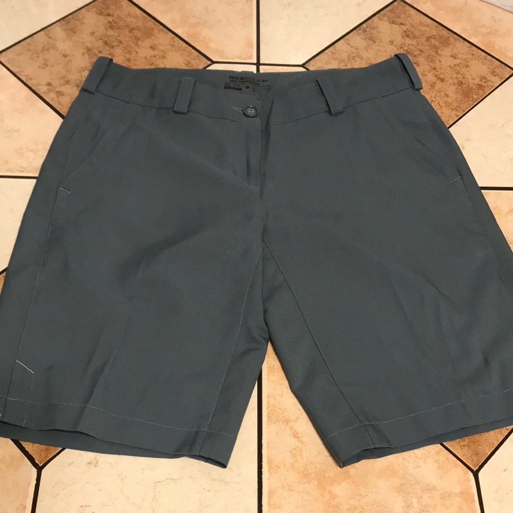 Nike golf tour performance lightweight athletic  shorts size 8